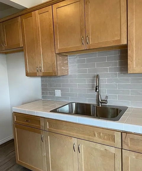2707 Montrose Ave #10 — Photo 12