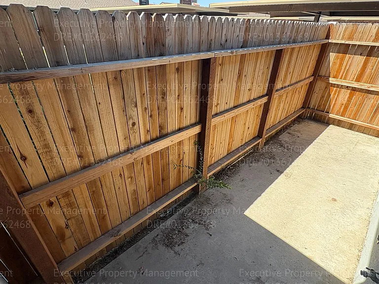 709 Deseret Way — Photo 13