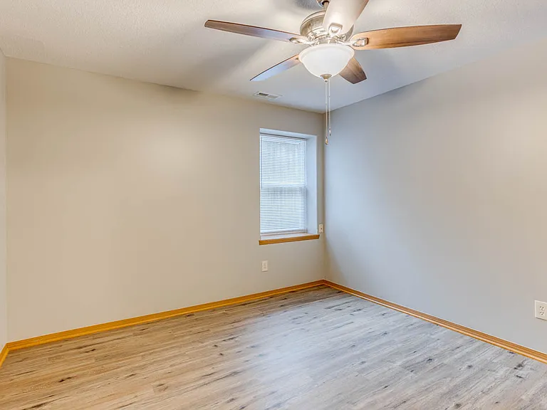 1028 E Karla Ct — Photo 23