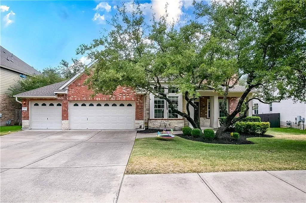 5 bed, 3.5 bath, 3132 sqft, $3,100 — Photo 1