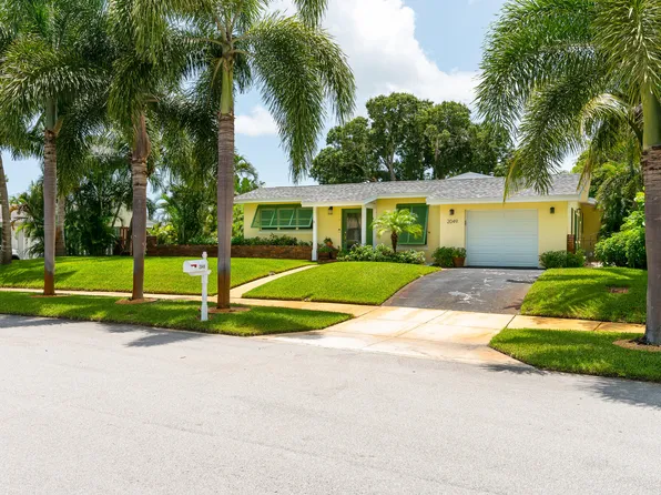 2049 7 Court S, Lake Worth Beach, FL 33461