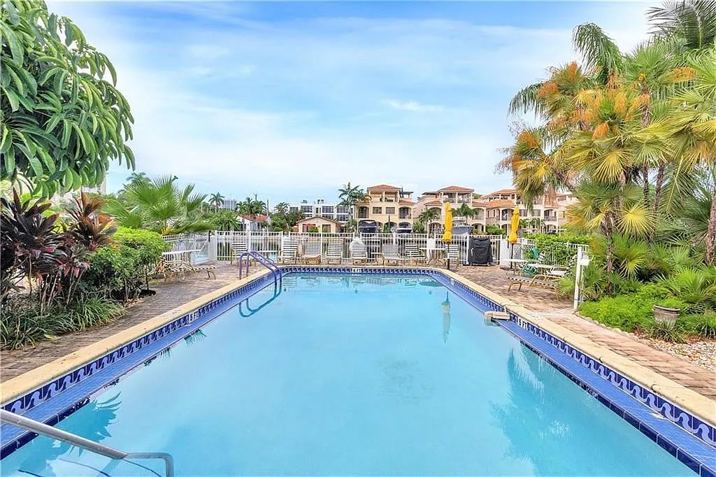 1 bed, 1.0 bath, 580 sqft, $3,500 — Photo 1