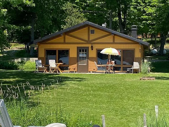 W18057 W Wolfe Rd, Curtis, MI 49820