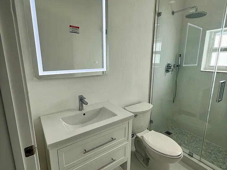 340 NE 125th St #1 — Photo 8
