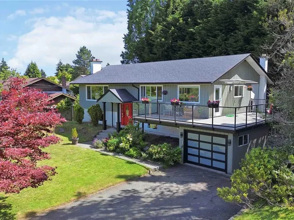 1909 Ferndale Rd, Saanich, BC V8N 2Y4