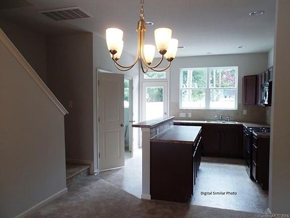 4th image of 105 N Ferncliff Dr #39