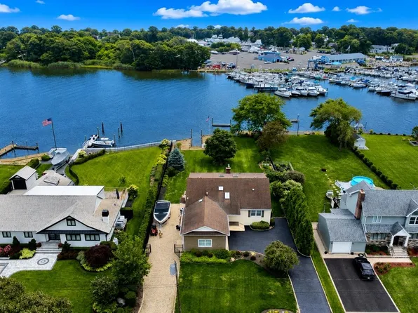 131 Crystal Beach Boulevard, Moriches, NY 11955