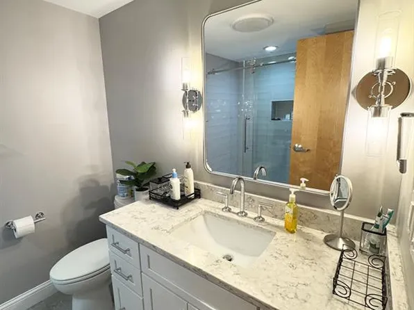 55 W Canfield St APT 212, Detroit, MI 48201