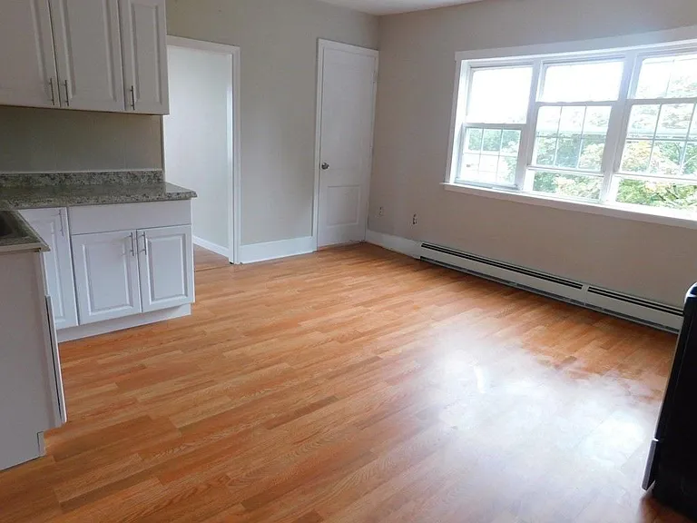 951 Rodman St #2 — Photo 8