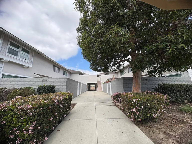 CitiZen South Bay on West 235th St. — Photo 10