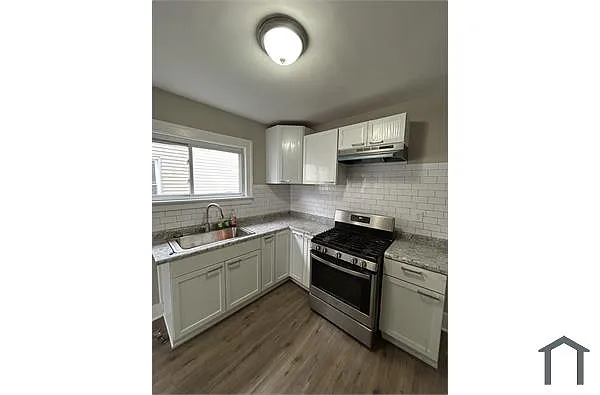 Building Photo - 14856 Santa Rosa Dr