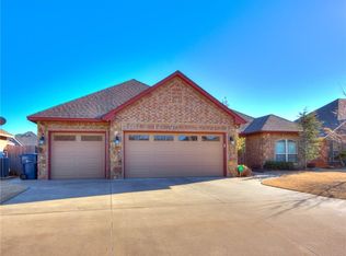11304 SW 37th St, Mustang, OK 73064