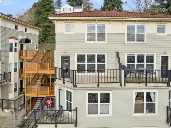 335 NW Uptown Ter APT 3A, Portland, OR 97210