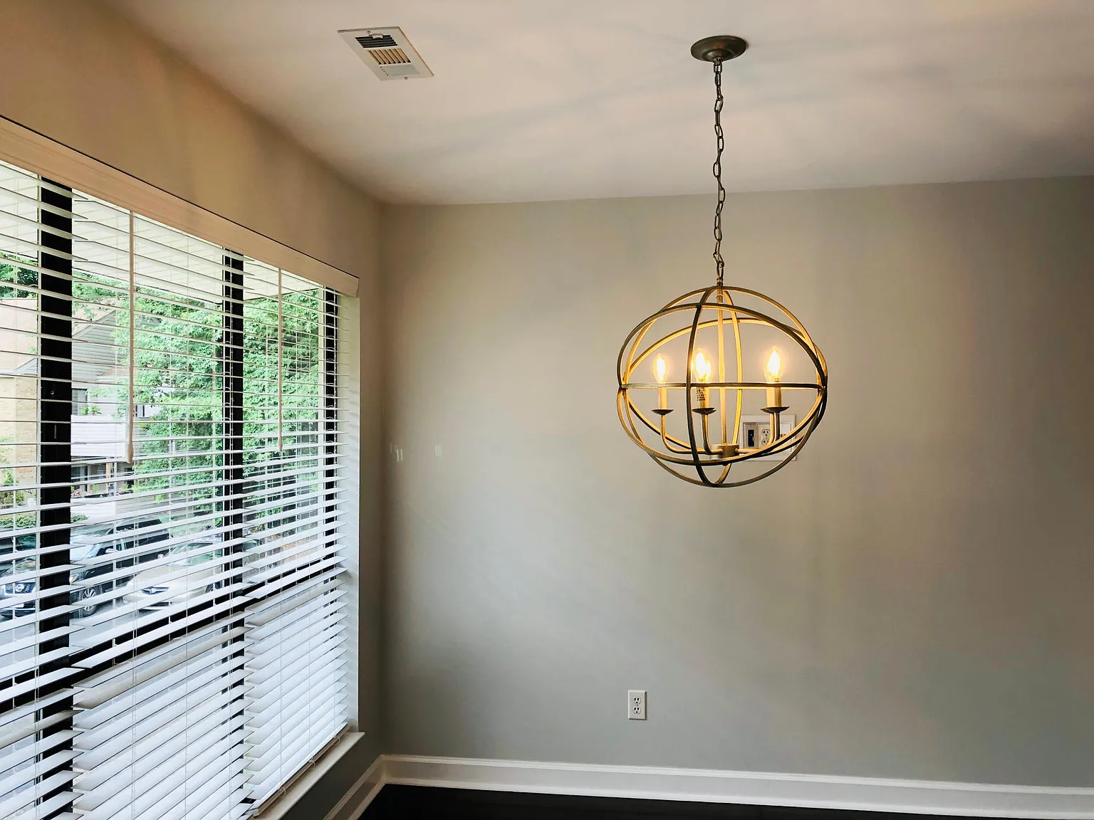 140 Manhattan Ct — Photo 2