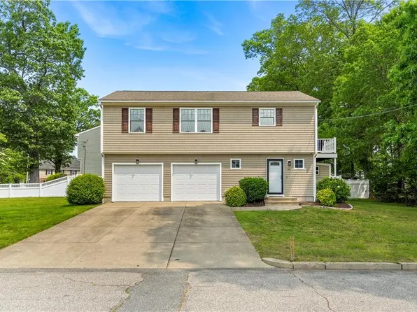 44 Carrs Ln, Warwick, RI 02886