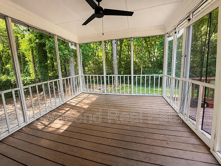 2937 Delaware Dr — Photo 30