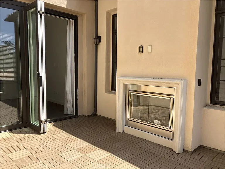 378 W Green St #131 — Photo 30