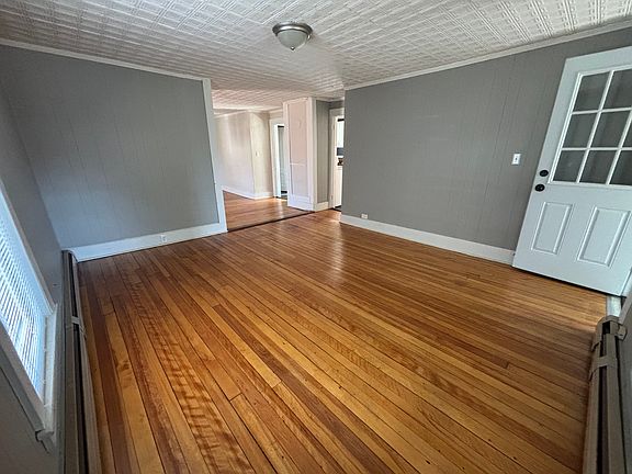 4th image of 3 Hillcrest Ct #2