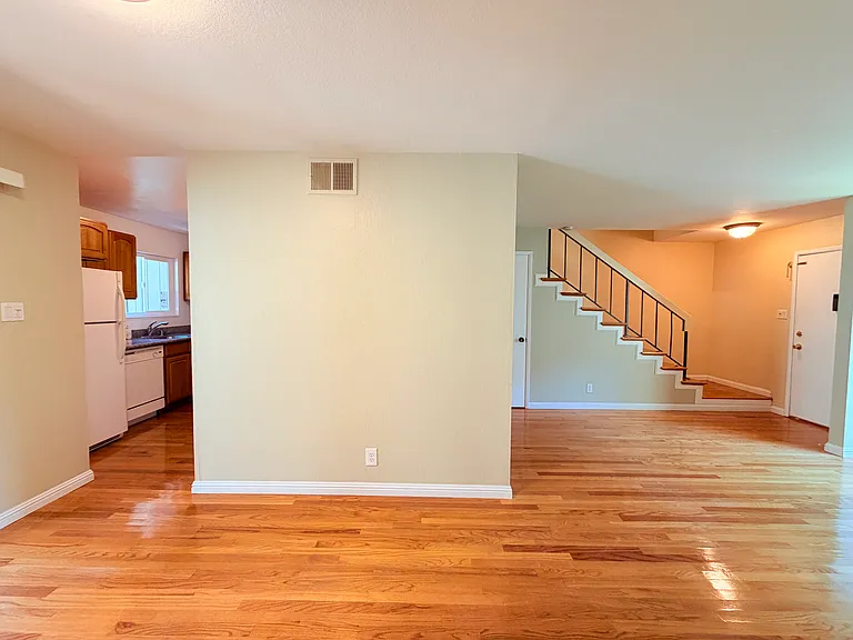 111B Ascot Ct — Photo 6