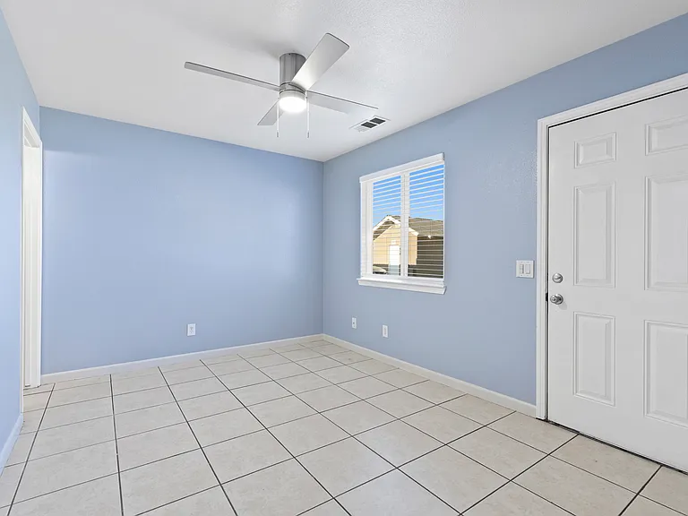 125 S 6th St #14 — Photo 3