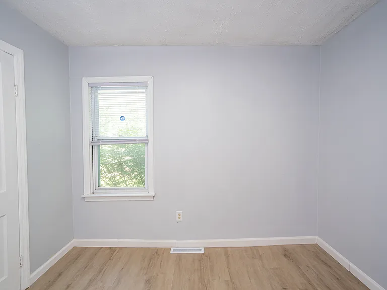 22675 Santa Maria St — Photo 27
