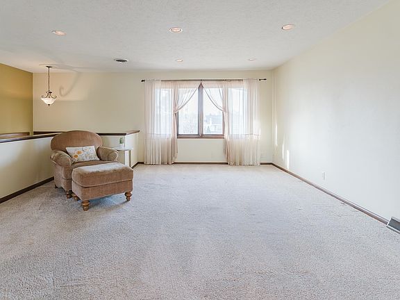 5th image of 1400 Bel Air Rd