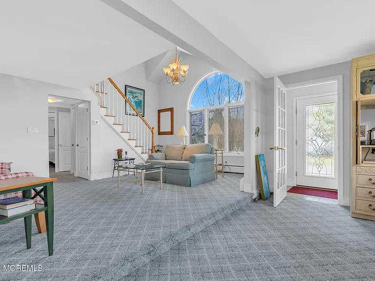 124 Neptune Pl — Photo 6