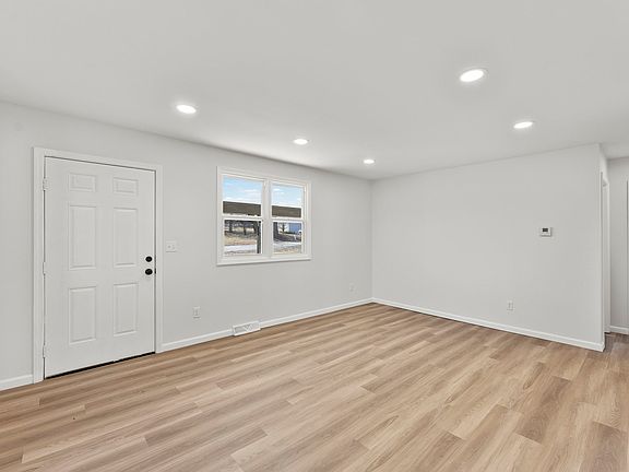 5th image of 606 E 164th Ter APT A