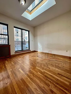 Rented by City Stop Realty | media 31