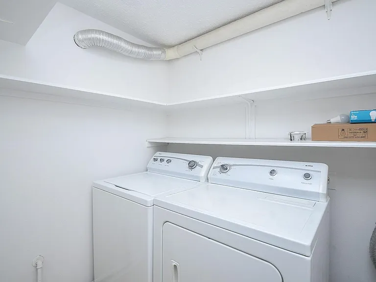 239 Malone St #B — Photo 31