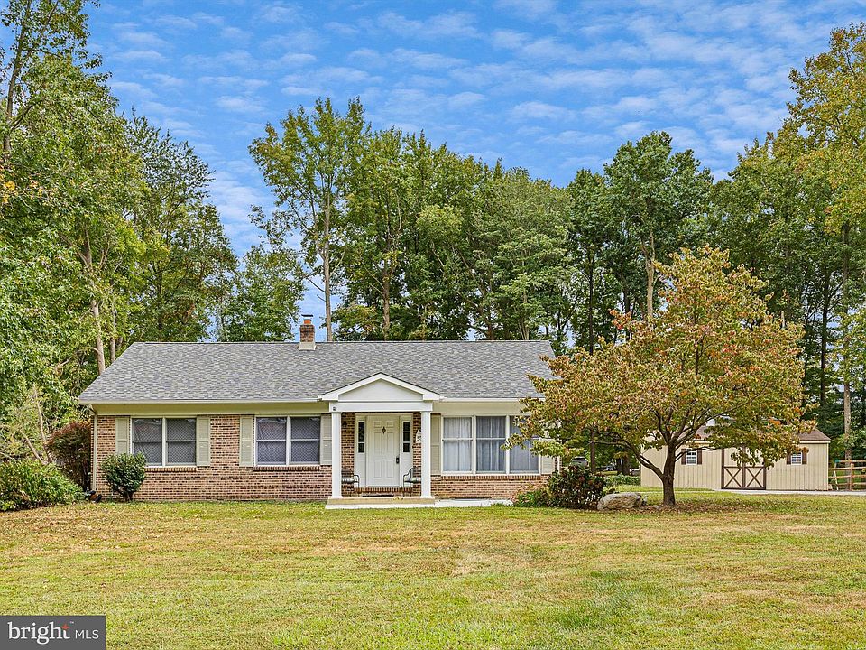 1st image of 107 Foxtail Cir