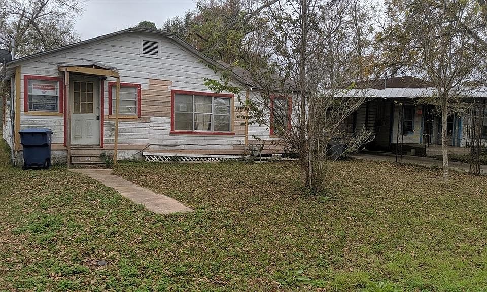 1st image of 1104 4th St