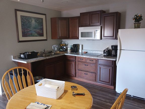 Common area Kitchenet Refer. Micro. 
 Induction Stove top .