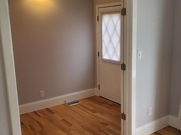 2nd image of 1103 Pearl St