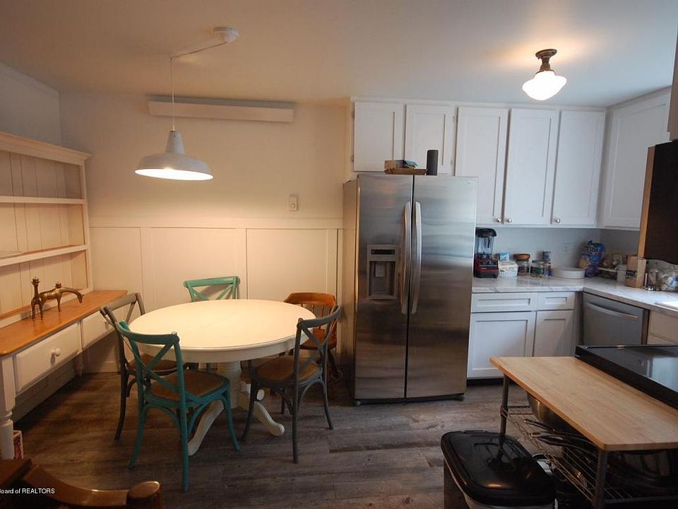 1st image of 804B Powderhorn Ln