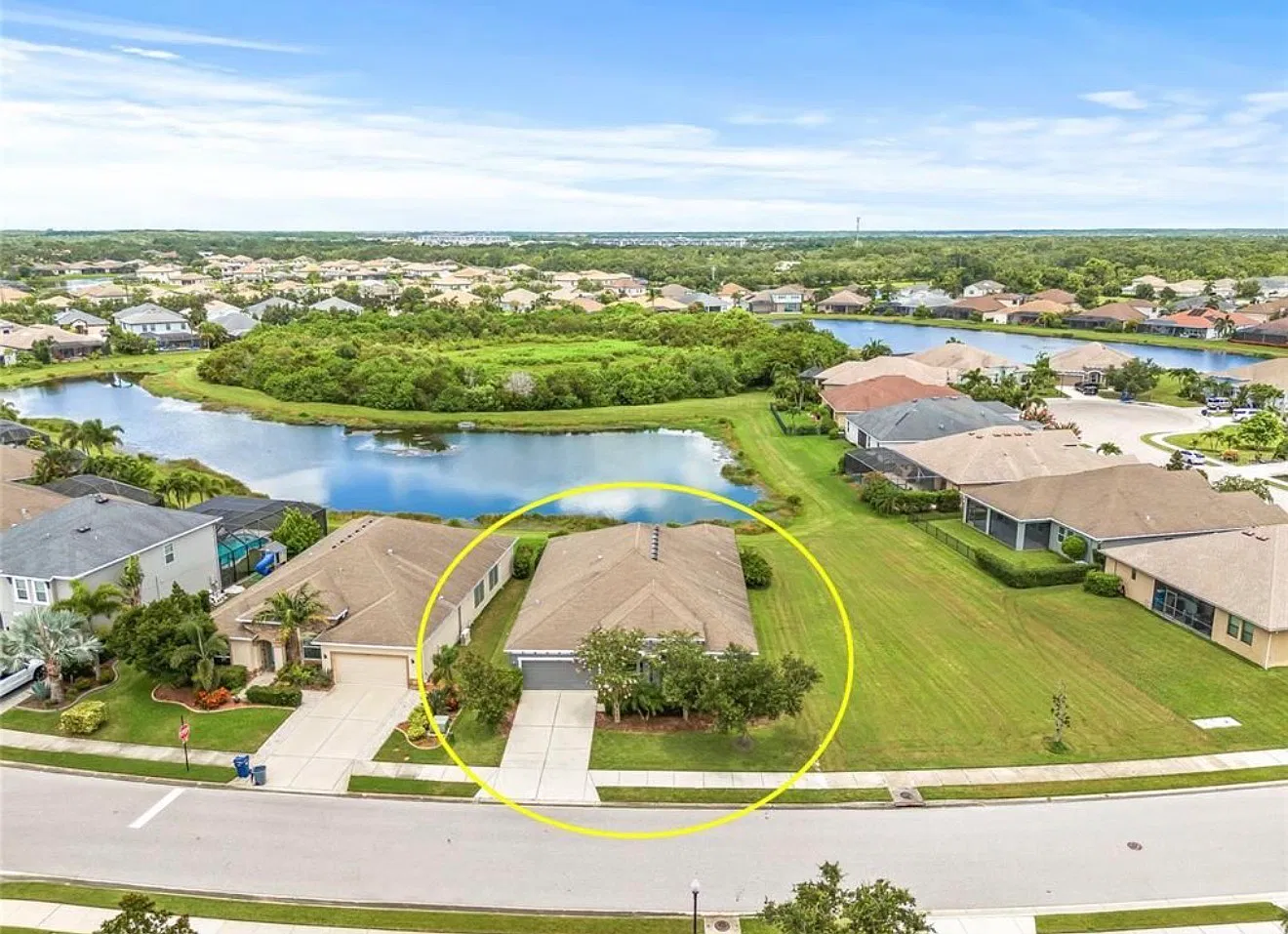 5 bed, 2810 sqft, $5,900 — Photo 4
