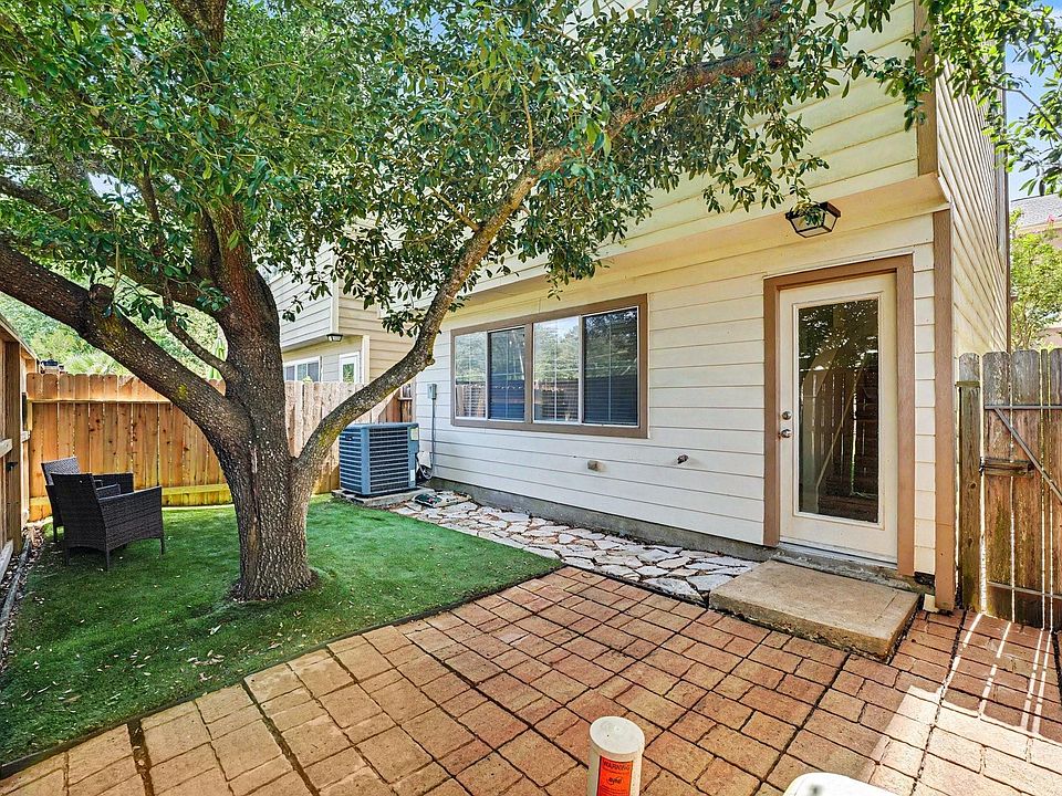 1st image of 3215 Clearview Cir