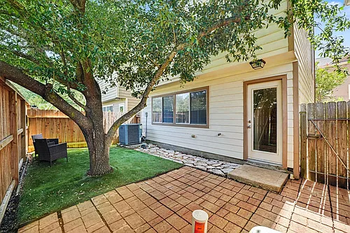 3215 Clearview Cir Photo 1