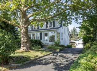 12 Valley View Ave, Gladstone, NJ 07934