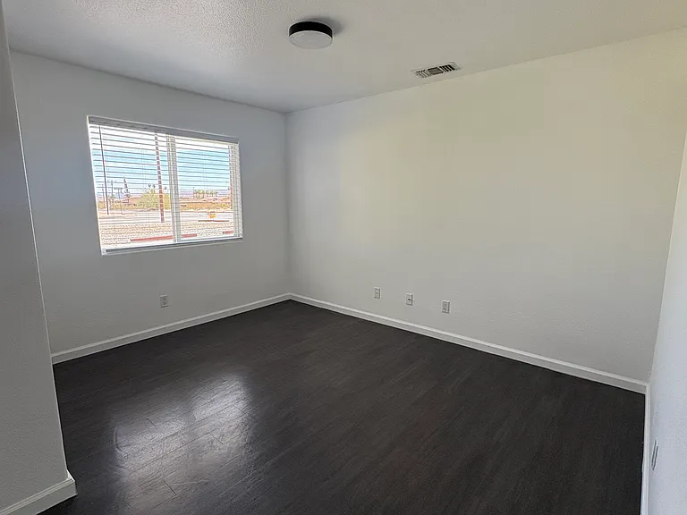 73538 Sun Valley Dr #4 — Photo 9