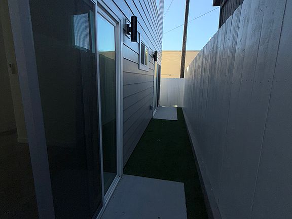 3rd image of 1202 Gertrude St #4