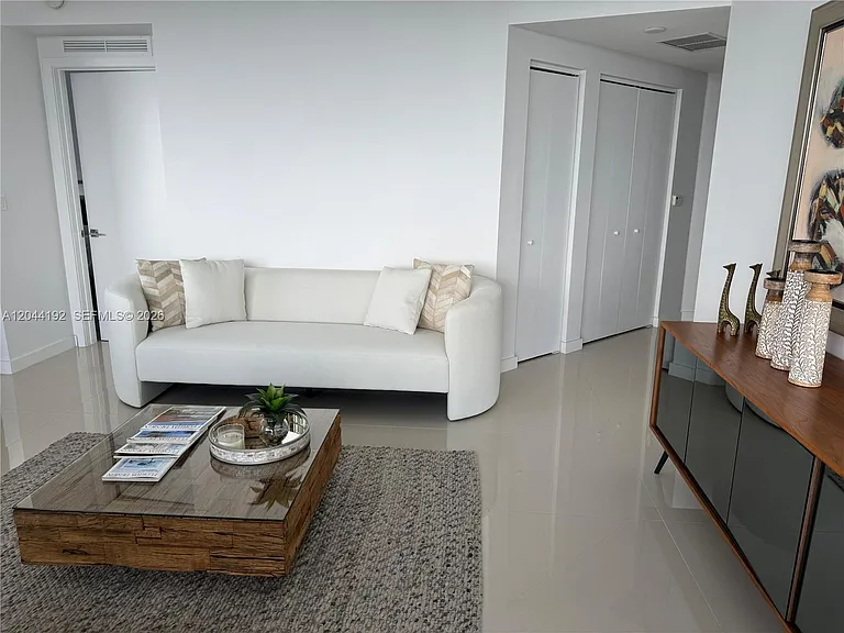 488 NE 18th St #2701 — Photo 11