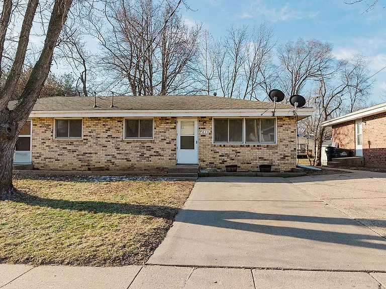 419 E Watrous Ave — Photo 1