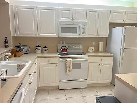 3rd image of 7751 Southampton Terrace #312