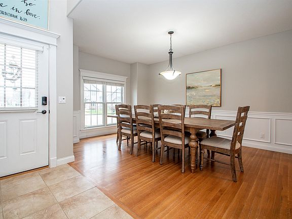 5th image of 7017 N Grand Fir Dr
