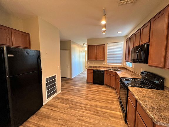 5th image of 5438 W Albeniz Pl