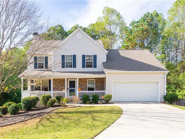 401 Crested View Dr, Loganville, GA 30052