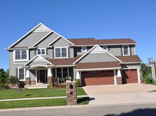 4855 Hawk Hollow Dr E, Bath, MI 48808
