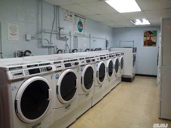 2nd image of 34 20parsons Blvd #5FL