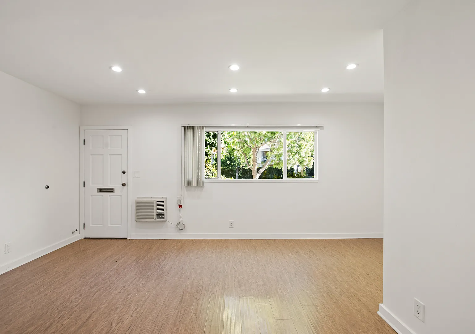 1 bed, 800 sqft, $2,500 — Photo 1